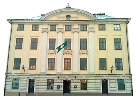 Neptuni Orden har sina lokaler i Scharpska Huset, idag Sjöfartshuset, på Skeppsbron 10 i Stockholm.