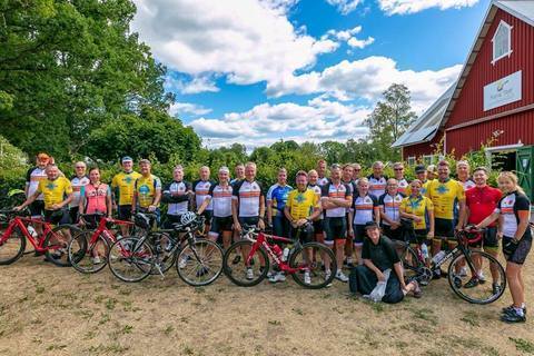 En av 2018 års lördagsturer gick till Pannkakshuset i Tolg där intäkterna från samtliga cyklister skänktes till Barncancerfonden 