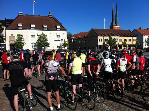 Samling på Stortorget före start.