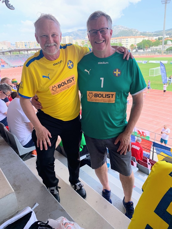 Bengt-Erik Gårdefors (60+) och Claes Henriksson (65+) är föreningens landslagsspelare i Walking Football.